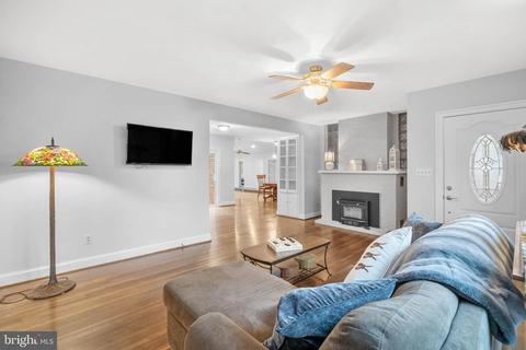 1210 Ednor Rd, Silver Spring, MD 20905 photo 2