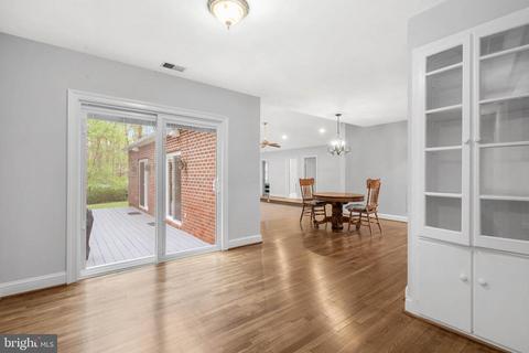1210 Ednor Rd, Silver Spring, MD 20905 photo 4