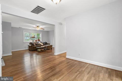 1210 Ednor Rd, Silver Spring, MD 20905 photo 5