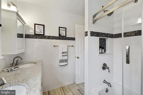 14620 Pebblestone Dr, Silver Spring, MD 20905 photo 4