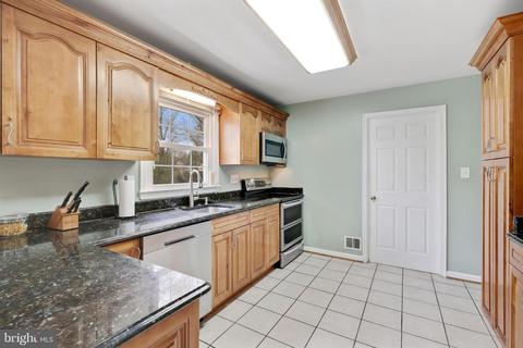 14620 Pebblestone Dr, Silver Spring, MD 20905 photo 17