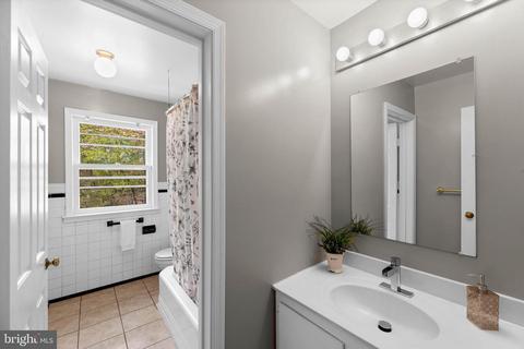 8543 Bradford Rd #9-4, Silver Spring, MD 20901 photo 21