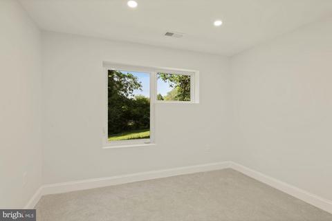12801 Meadowood Dr, Silver Spring, MD 20904 photo 9