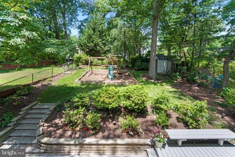 235 Whitmoor Ter, Silver Spring, MD 20901 photo 3