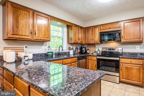 2704 Belle Crest Ln, Silver Spring, MD 20906 photo 3