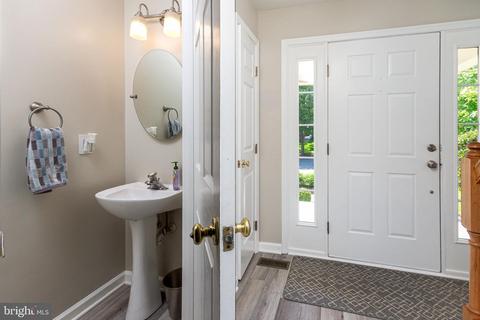 5716 Parkway Dr, Laurel, MD 20707 photo 17