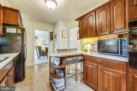 1021 Forest Glen Rd, Silver Spring, MD 20901 photo 10