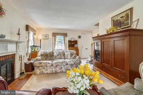 1021 Forest Glen Rd, Silver Spring, MD 20901 photo 5