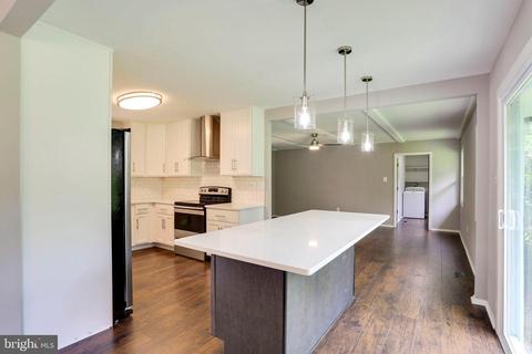 12214 Shadetree Ln, Laurel, MD 20708 photo 9