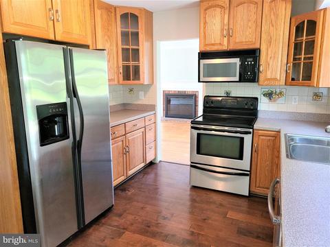 8708 Oxwell Ln, Laurel, MD 20708 photo 2