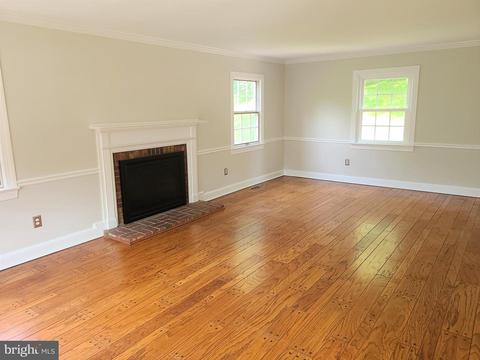 8708 Oxwell Ln, Laurel, MD 20708 photo 3
