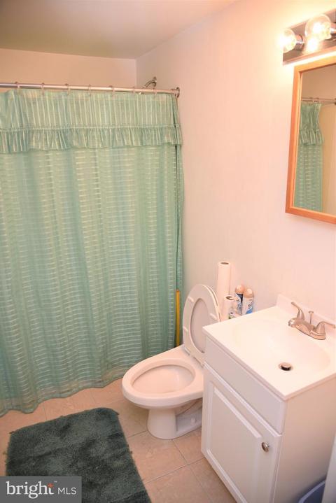 7213 Sunrise Dr, Lanham, MD 20706 photo 9
