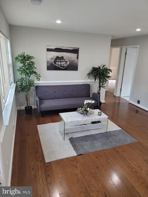 6210 Seabrook Rd, Lanham, MD 20706 photo 3