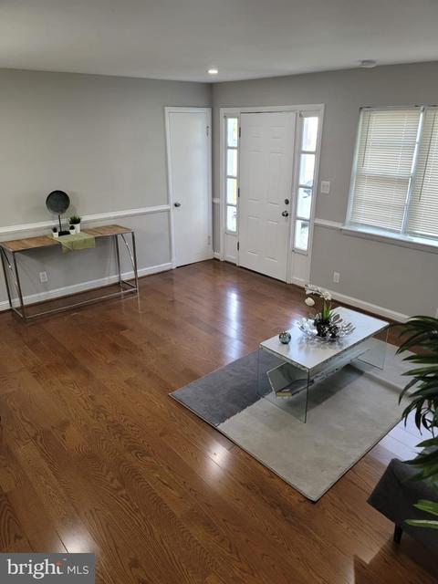 6210 Seabrook Rd, Lanham, MD 20706 photo 2
