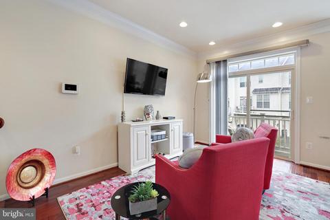 9020 Ruby Lockhart Blvd, Lanham, MD 20706 photo 17