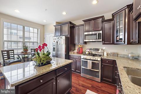 9020 Ruby Lockhart Blvd, Lanham, MD 20706 photo 5