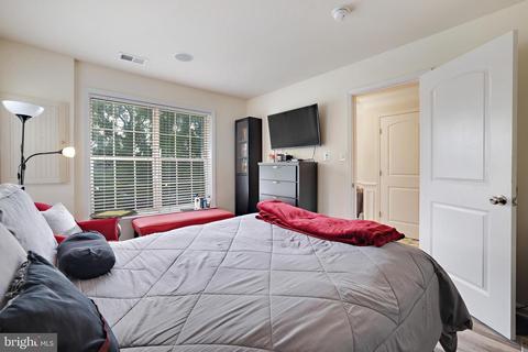 9020 Ruby Lockhart Blvd, Lanham, MD 20706 photo 12