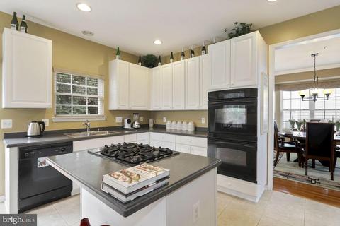 6336 Kinsey Ter, Lanham, MD 20706 photo 10