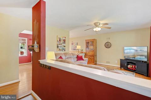 6815 Brooklyn Bridge Rd, Laurel, MD 20707 photo 4