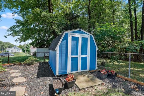 6815 Brooklyn Bridge Rd, Laurel, MD 20707 photo 42