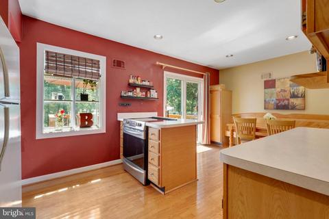 6815 Brooklyn Bridge Rd, Laurel, MD 20707 photo 10