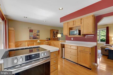 6815 Brooklyn Bridge Rd, Laurel, MD 20707 photo 11