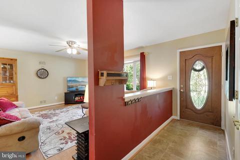 6815 Brooklyn Bridge Rd, Laurel, MD 20707 photo 5