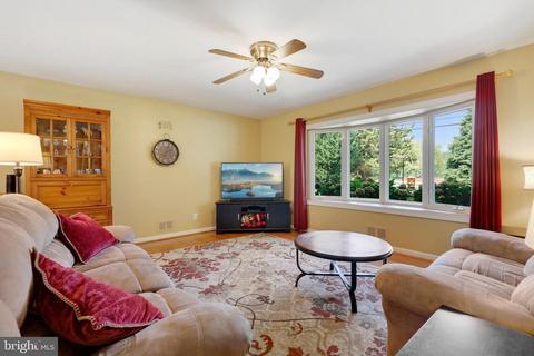 6815 Brooklyn Bridge Rd, Laurel, MD 20707 photo 6