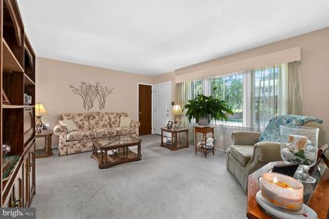 7541 Newberry Ln, Lanham, MD 20706 photo 6