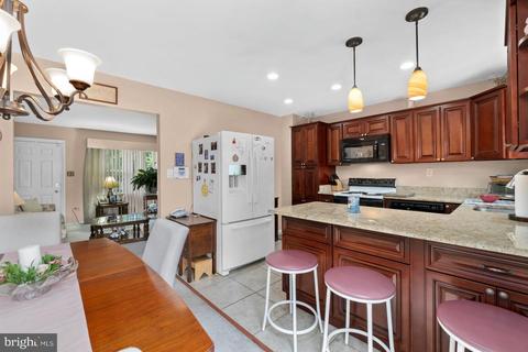 7541 Newberry Ln, Lanham, MD 20706 photo 10