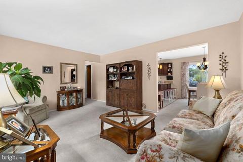 7541 Newberry Ln, Lanham, MD 20706 photo 5