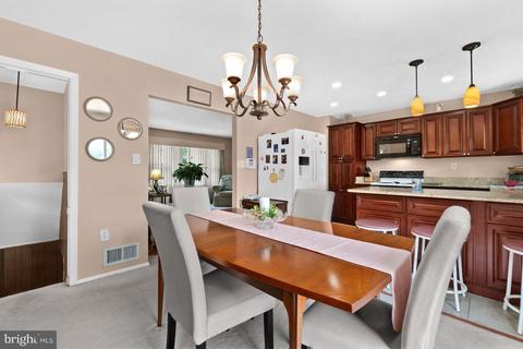 7541 Newberry Ln, Lanham, MD 20706 photo 9