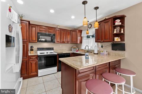 7541 Newberry Ln, Lanham, MD 20706 photo 11