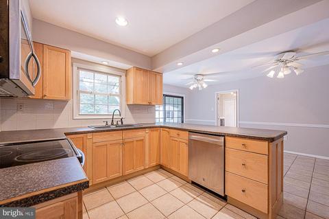 12401 Silverbirch Ln, Laurel, MD 20708 photo 12