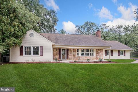 12401 Silverbirch Ln, Laurel, MD 20708 photo 1