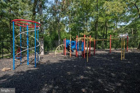 12401 Silverbirch Ln, Laurel, MD 20708 photo 45