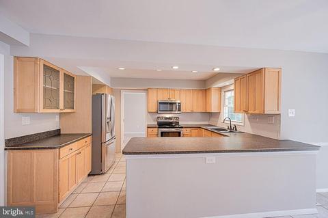 12401 Silverbirch Ln, Laurel, MD 20708 photo 9
