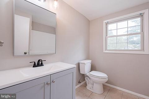 12401 Silverbirch Ln, Laurel, MD 20708 photo 32