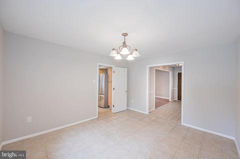 12401 Silverbirch Ln, Laurel, MD 20708 photo 8