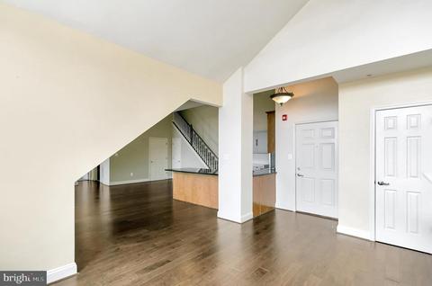 601 7th St #403, Laurel, MD 20707 photo 12