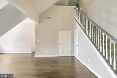 601 7th St #403, Laurel, MD 20707 photo 8