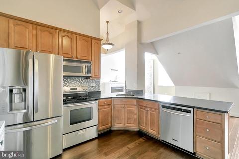 601 7th St #403, Laurel, MD 20707 photo 6