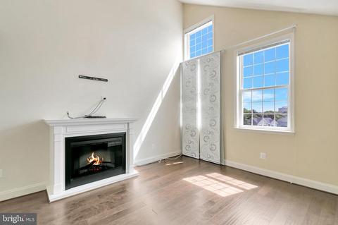 601 7th St #403, Laurel, MD 20707 photo 11