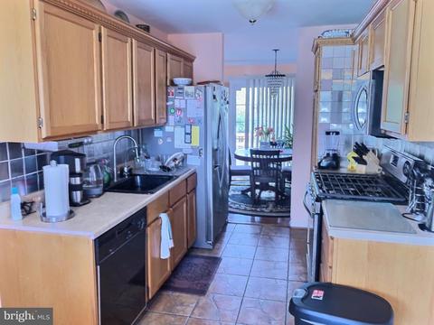 9003 Walkerton Dr, Lanham, MD 20706 photo 3
