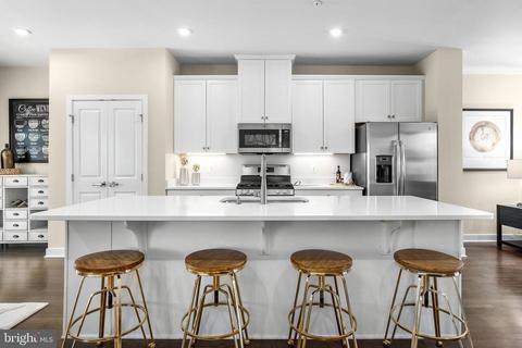 102 Hawlings River Rd, Laurel, MD 20708 photo 3