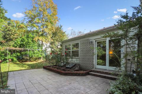 7004 Kingfisher Ln, Lanham, MD 20706 photo 5