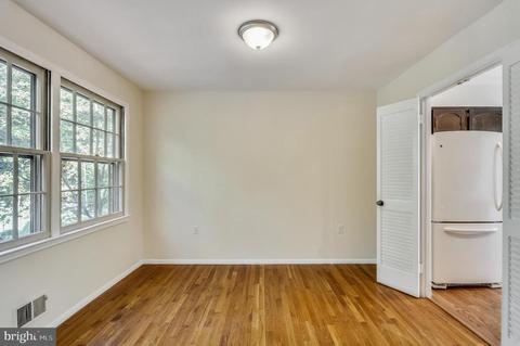 7004 Kingfisher Ln, Lanham, MD 20706 photo 11