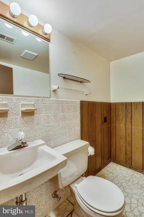 7004 Kingfisher Ln, Lanham, MD 20706 photo 30