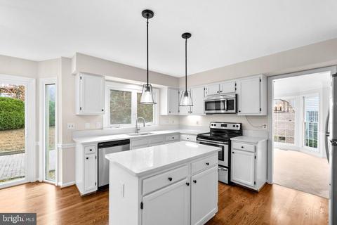 11611 Clocktower Ln, Laurel, MD 20708 photo 9