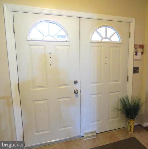 8409 Margo Rd, Lanham, MD 20706 photo 2